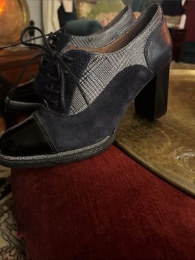 Lace-Up Block Heel Oxfords in Navy Suede and Patent